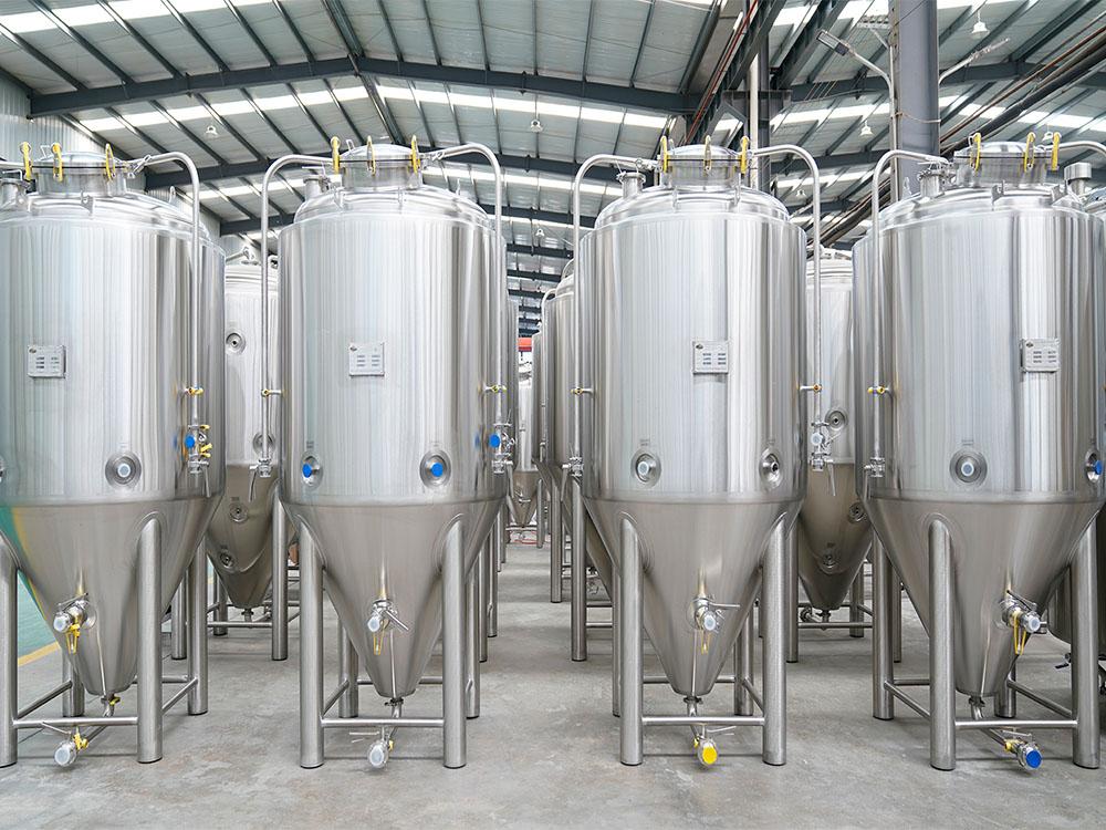 Why top manway for fermentation tanks?